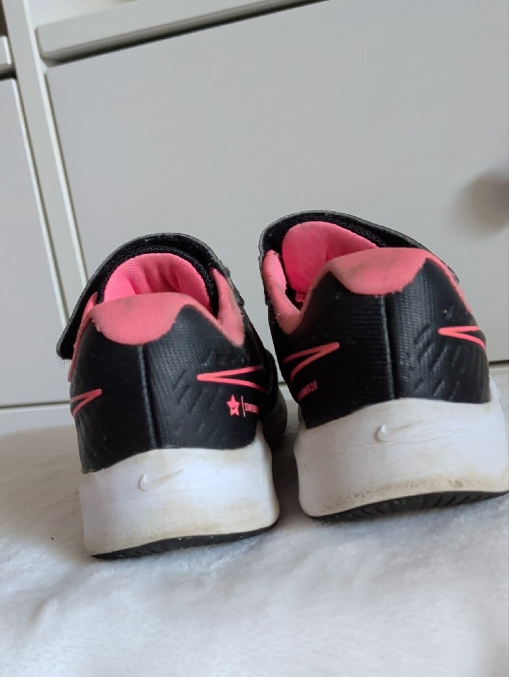 Nike Kids Black and Pink Hook-and-Loop Athletic Sneakers - Picture 3 of 16